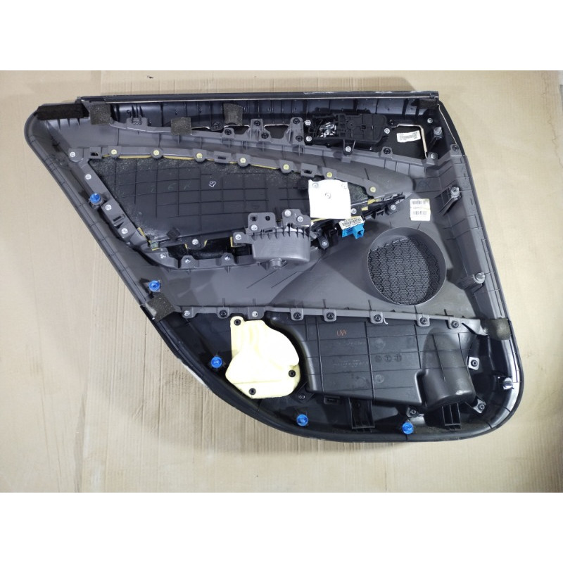 Дверная карта (салон) Hyundai Sonata YF 2013 2.4 833043Q0105RA