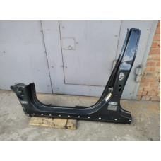 Стойка кузова центральная