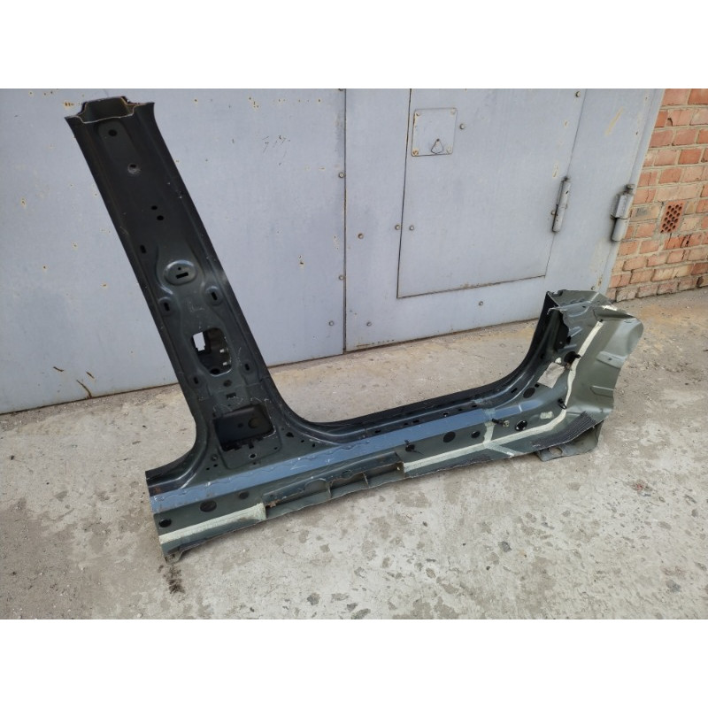 Стойка кузова центральная (кузов и элементы) CHEVROLET Volt 1 2012 1.4 20890569