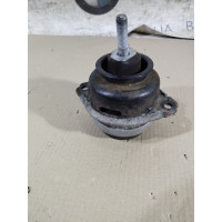 Подушка двигателя