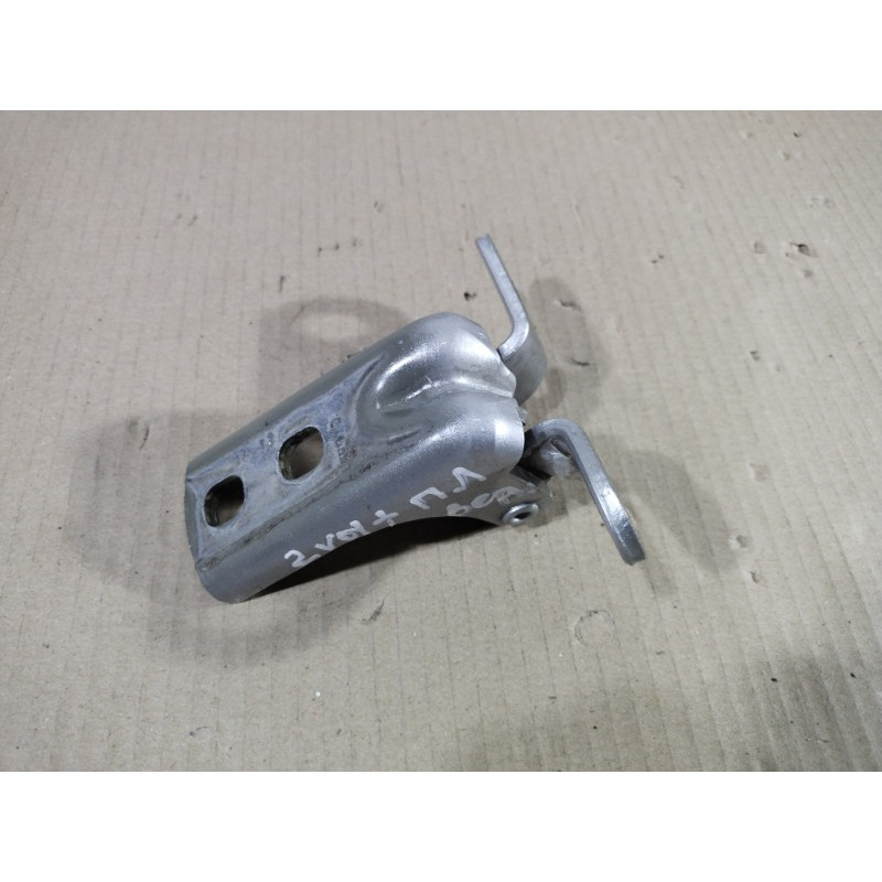 Петля двери (кузов и элементы) CHEVROLET Volt 1 2013 1.4 20992730