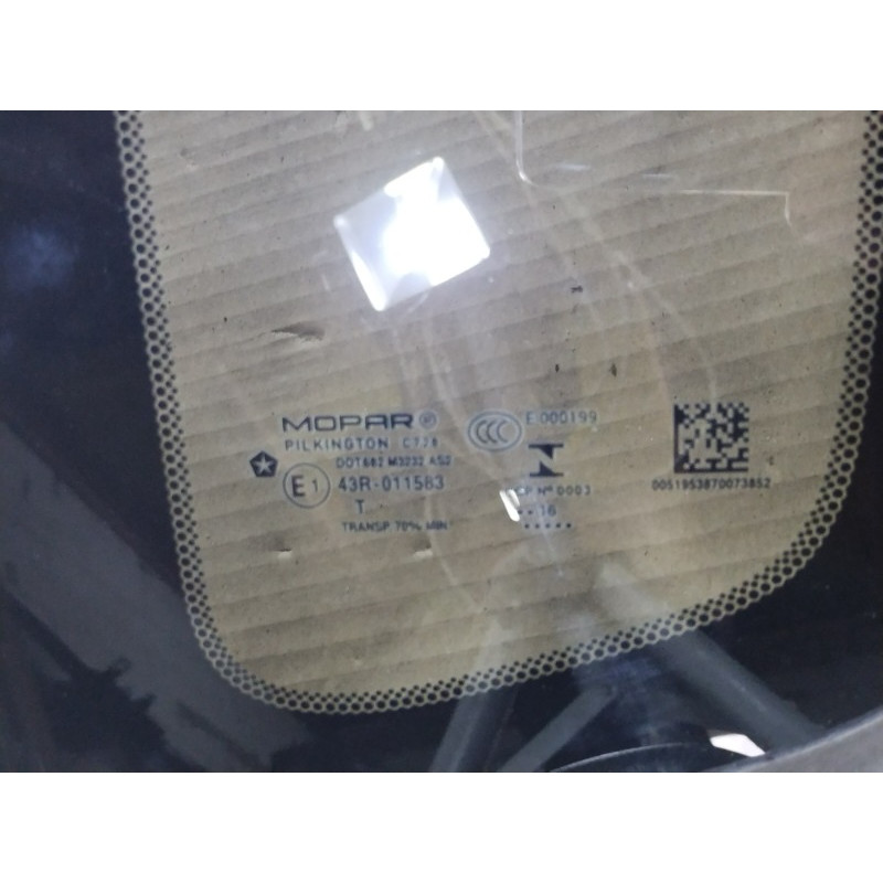 Форточка кузова (стекла и зеркала) Jeep Renegade BU 2016 2.4 68255561AA