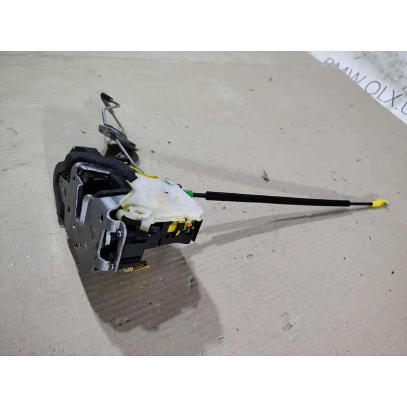 Замок двери (кузов и элементы) CHEVROLET Cruze J300 2012 1.8 13579551