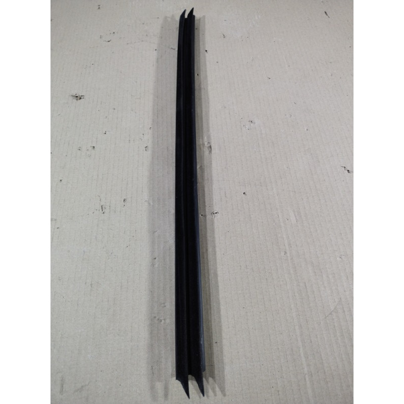 Внутрішній молдинг скла (зовнішні елементи кузова) BMW 3-series F30 2013 N26B20 51357258297