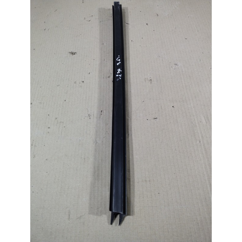 Внутрішній молдинг скла (зовнішні елементи кузова) BMW 3-series F30 2013 N26B20 51357258297
