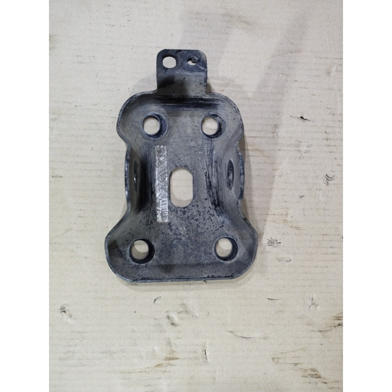 Кронштейн продольного рычага (подвеска) Jeep Renegade BU 2016 2.4 68246682AA