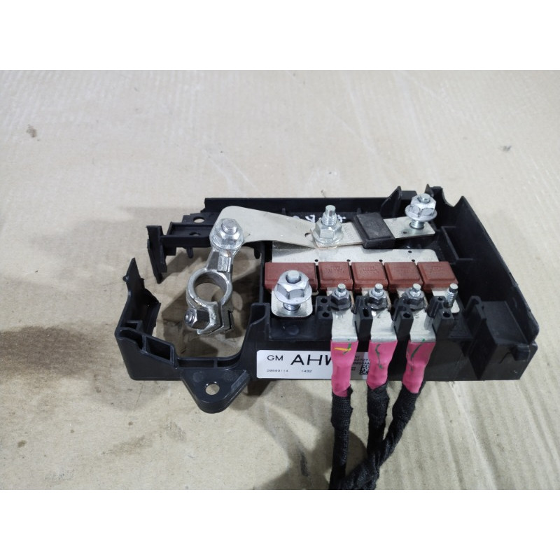 Крышка плюсовой клеммы (электрика / кнопки) CHEVROLET Volt 1 2013 1.4 20889114