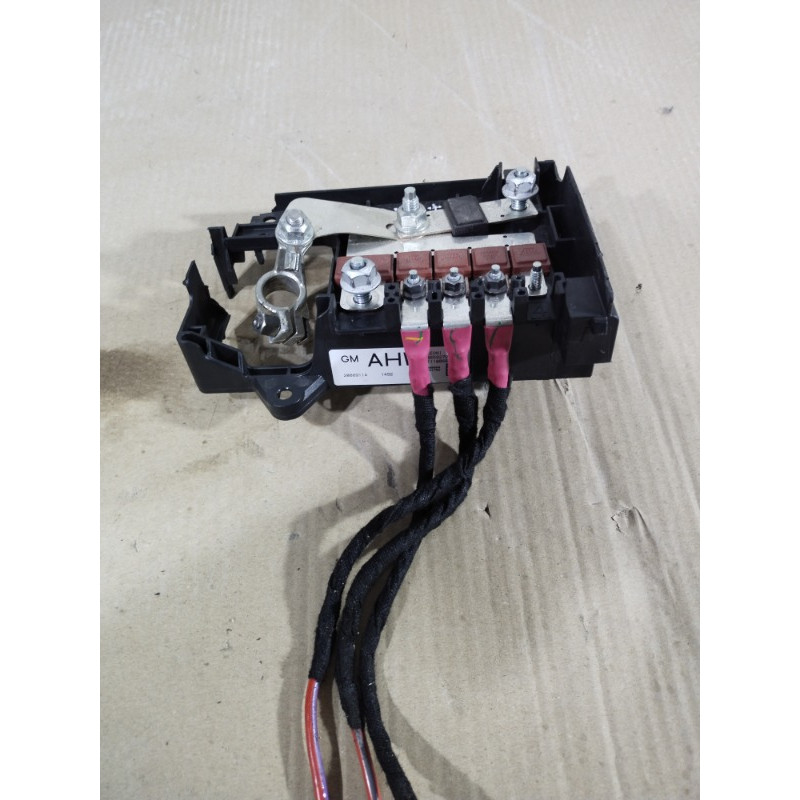 Крышка плюсовой клеммы (электрика / кнопки) CHEVROLET Volt 1 2013 1.4 20889114