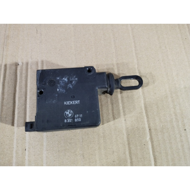 Привод замка багажника (электрика) BMW 5-series E34 67118351850