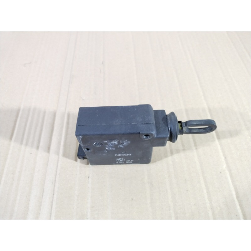 Привод замка багажника (электрика) BMW 5-series E34 67118351850