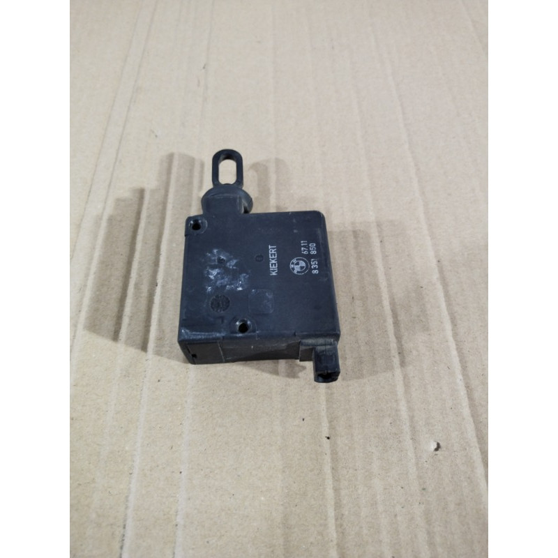 Привод замка багажника (электрика) BMW 5-series E34 67118351850