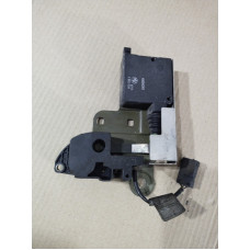 Замок стекла крышки багажника