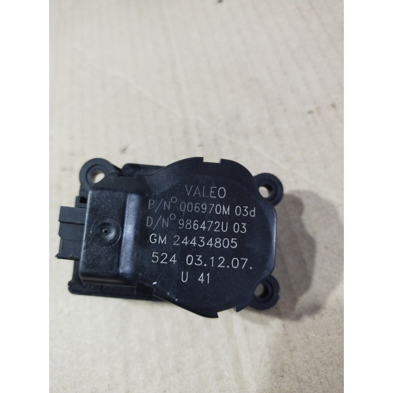 Привод заслонки отопителя (отопление и кондиционирование) Opel Vectra C 2008 2.2 YH 24434805