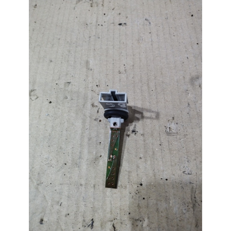 Датчик температуры (электрика / датчики) Volkswagen Passat B6 2008 2.0 BKP 4b0820539