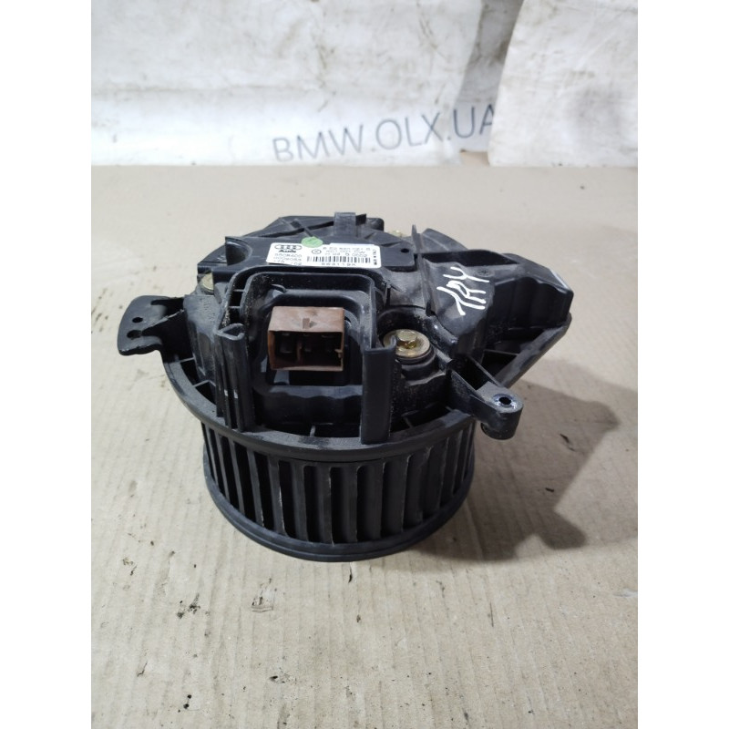 Мотор печки (отопление и кондиционирование) AUDI A4 B6 2003 2.0 ALT 8E2820021B