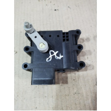 Привод заслонки отопителя