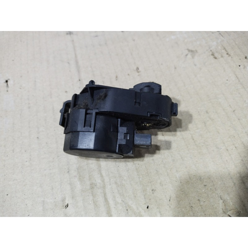 Привод заслонки отопителя (отопление и кондиционирование) BMW 7-series E65 N62B44 64116908979