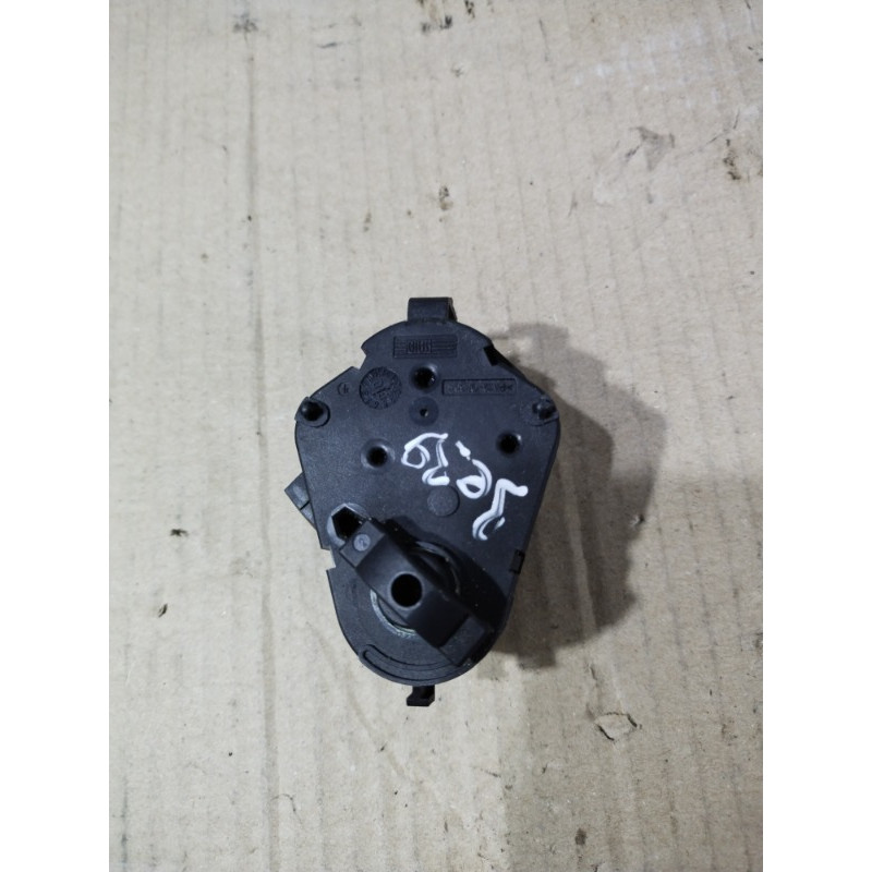 Резистор печки (отопление и кондиционирование) BMW 5-series E39 2001 M57d30 64116900262