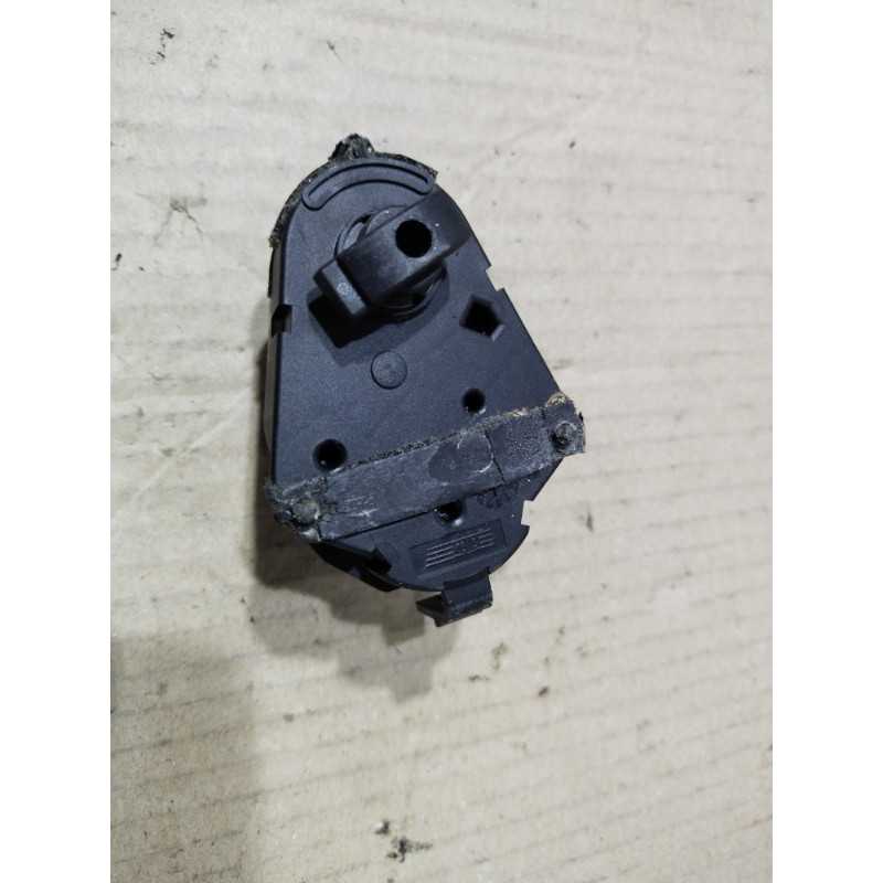 Резистор печки (отопление и кондиционирование) BMW 7-series E65 N62B44 64116911820