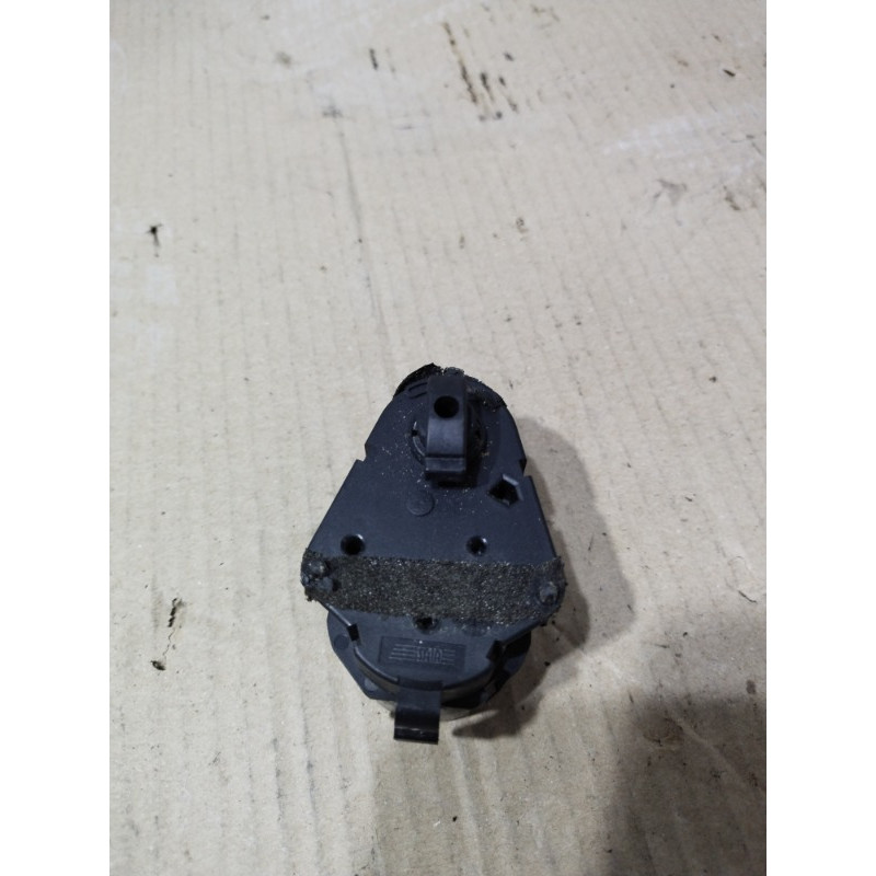 Резистор печки (отопление и кондиционирование) BMW 7-series E65 N62B44 64116911825