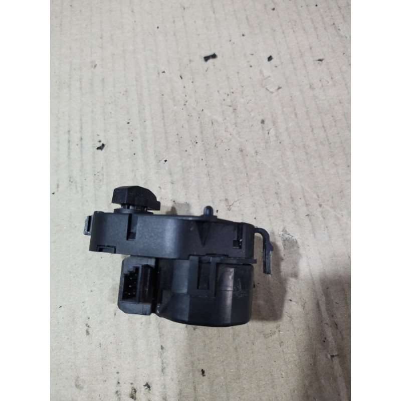 Резистор печки (отопление и кондиционирование) BMW 7-series E65 N62B44 64116911821