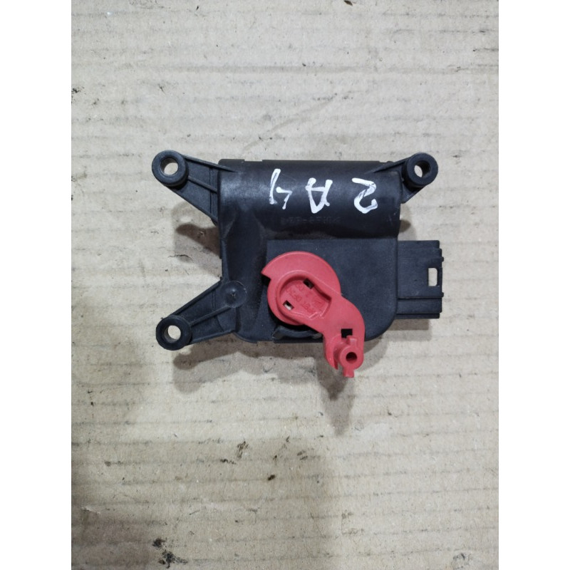 Привод заслонки отопителя (отопление и кондиционирование) AUDI A4 B6 2003 1.8 BFB 8E2820511A