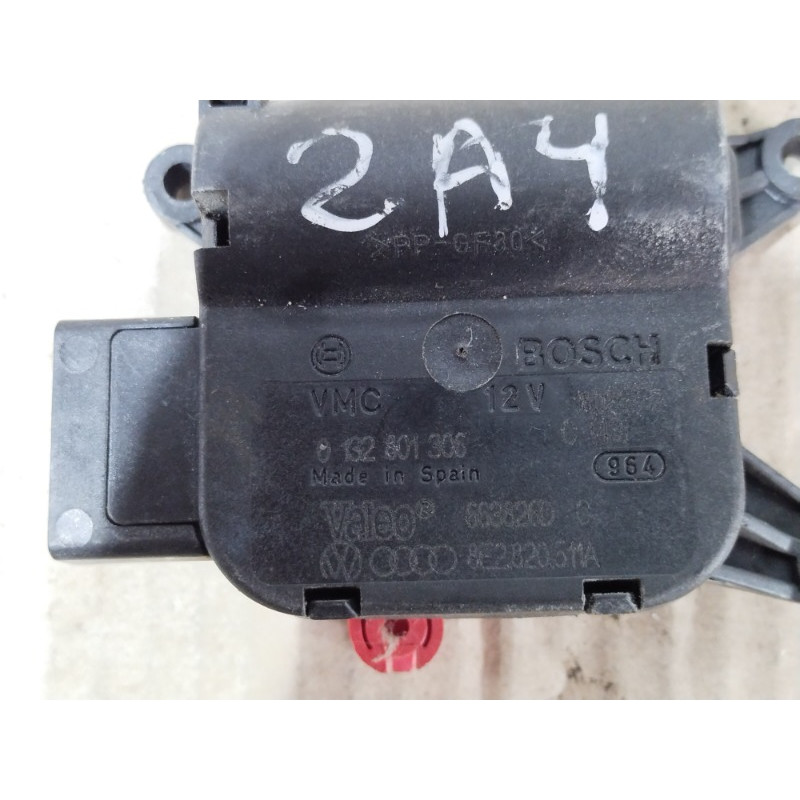 Привод заслонки отопителя (отопление и кондиционирование) AUDI A4 B6 2003 1.8 BFB 8E2820511A