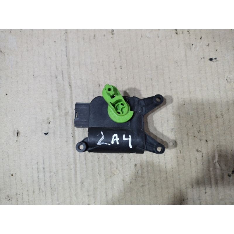 Привод заслонки отопителя (отопление и кондиционирование) AUDI A4 B6 2003 1.8 BFB 8E2820511B