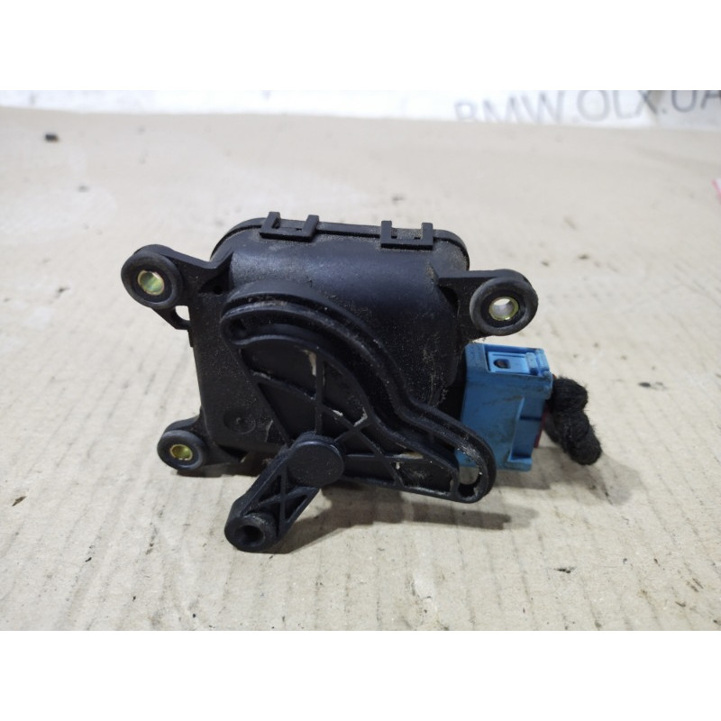 Привод заслонки отопителя (отопление и кондиционирование) AUDI A4 B6 2003 2.0 ALT 4B1820511C