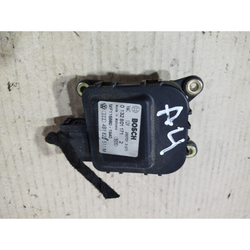 Привод заслонки отопителя (отопление и кондиционирование) AUDI A4 B6 2003 2.0 ALT 4B1820511M