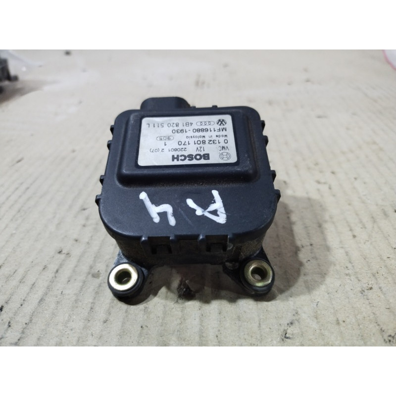 Привод заслонки отопителя (отопление и кондиционирование) AUDI A4 B6 2003 2.0 ALT 4B1820511L