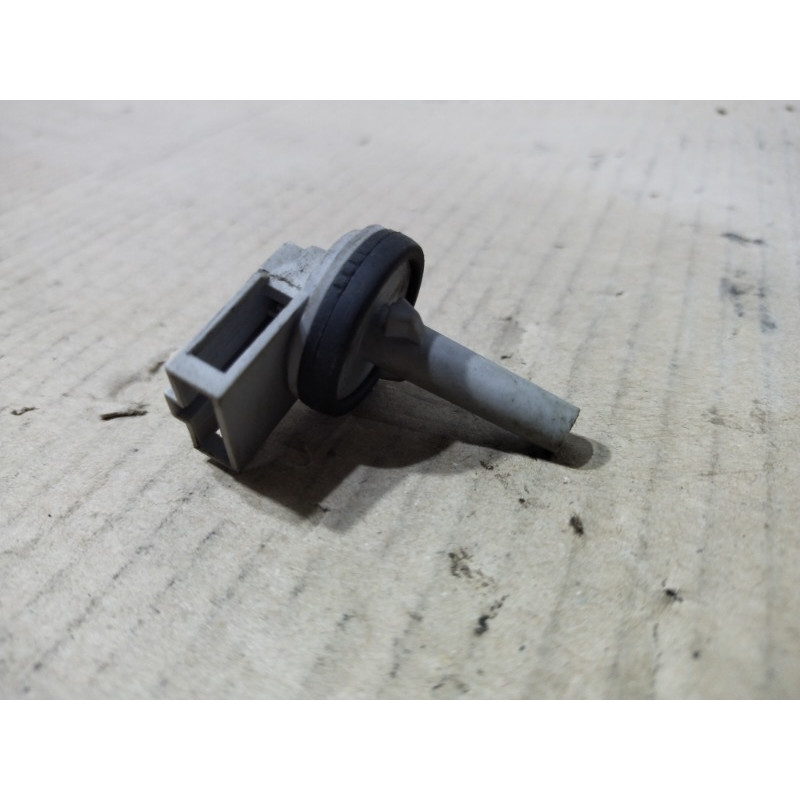 Датчик температуры (электрика / датчики) Volkswagen Passat B5 2003 1.9 TDI 1J0907543A