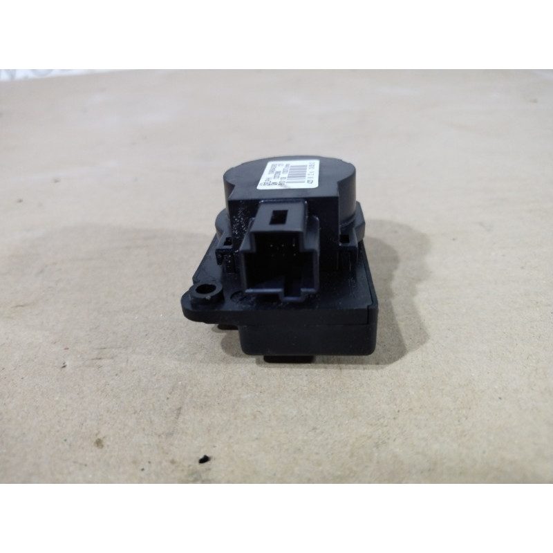 Привод заслонки отопителя (отопление и кондиционирование) CHEVROLET Volt 1 2013 1.4 13372986