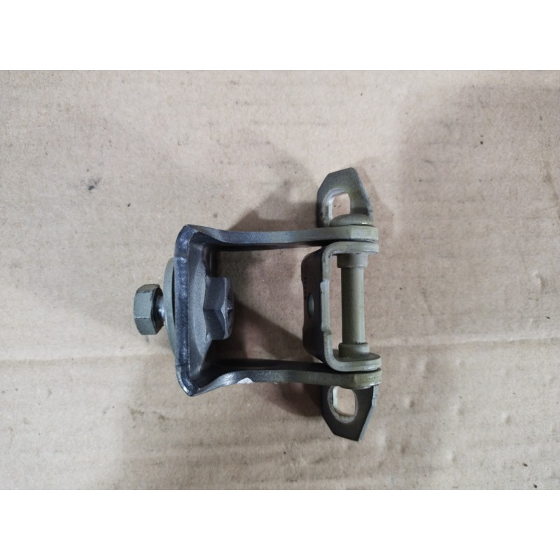 Петля багажника (кузов и элементы) Jeep Renegade BU 2016 2.4 68279716AA