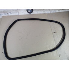 Уплотнитель проема двери