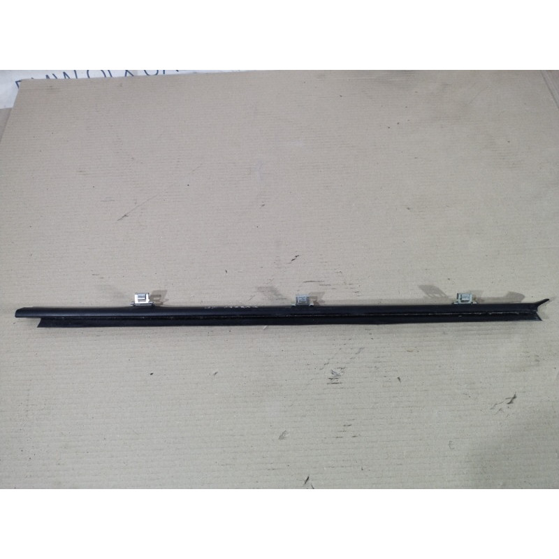 Молдинг двери внешний (наружные элементы кузова) Opel Vectra C 2.2 Z22YH 469663017