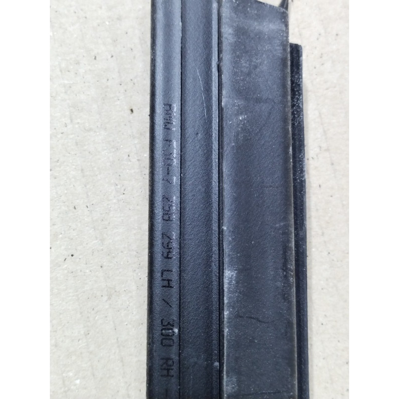 Внутрішній молдинг скла (зовнішні елементи кузова) BMW 3-series F30 2013 N26B20 51337258300