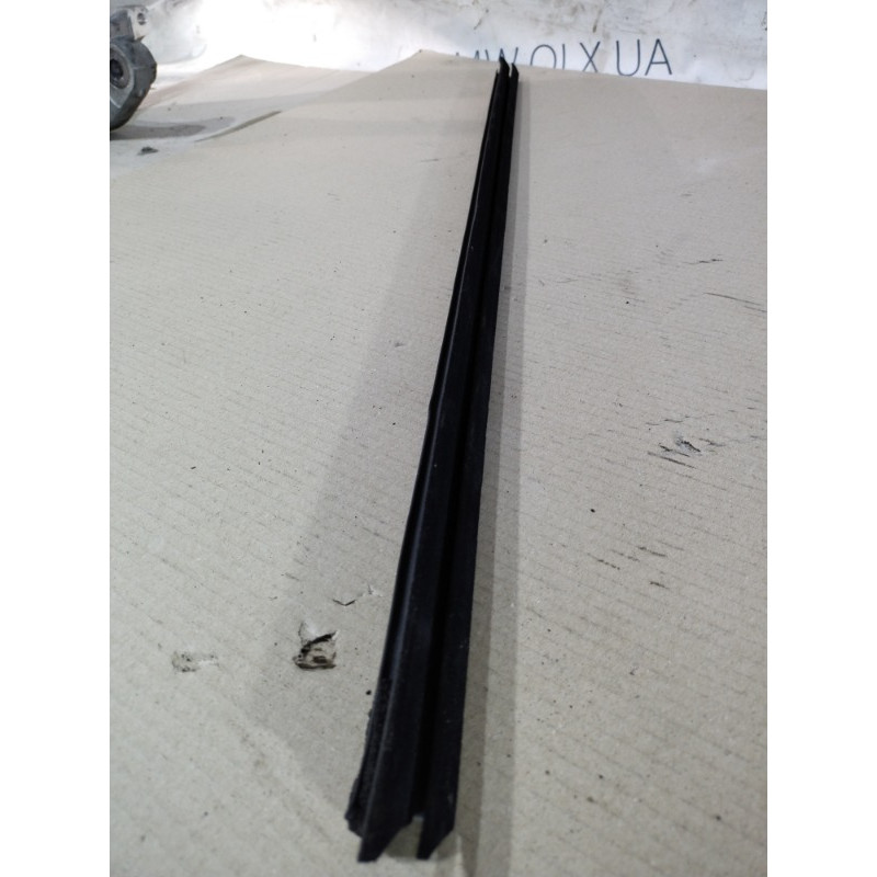 Молдинг стекла внутренний (наружные элементы кузова) FORD Focus MK3 2014 2.0 DM5Z-5821456-A