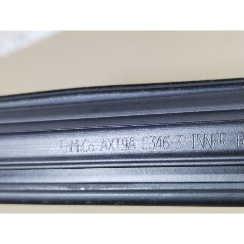 Молдинг стекла внутренний (наружные элементы кузова) FORD Focus MK3 2015 2.0 DM5Z-5821456-A