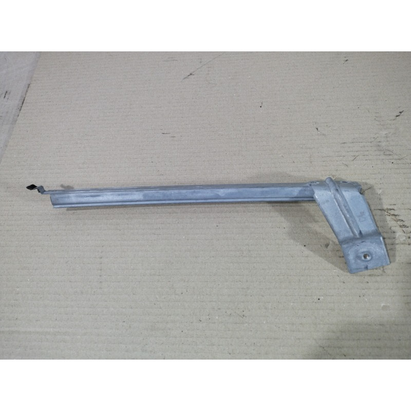 Направляющая стекла двери (кузов и элементы) Nissan Juke F15 2011 1.6 802151KA0A