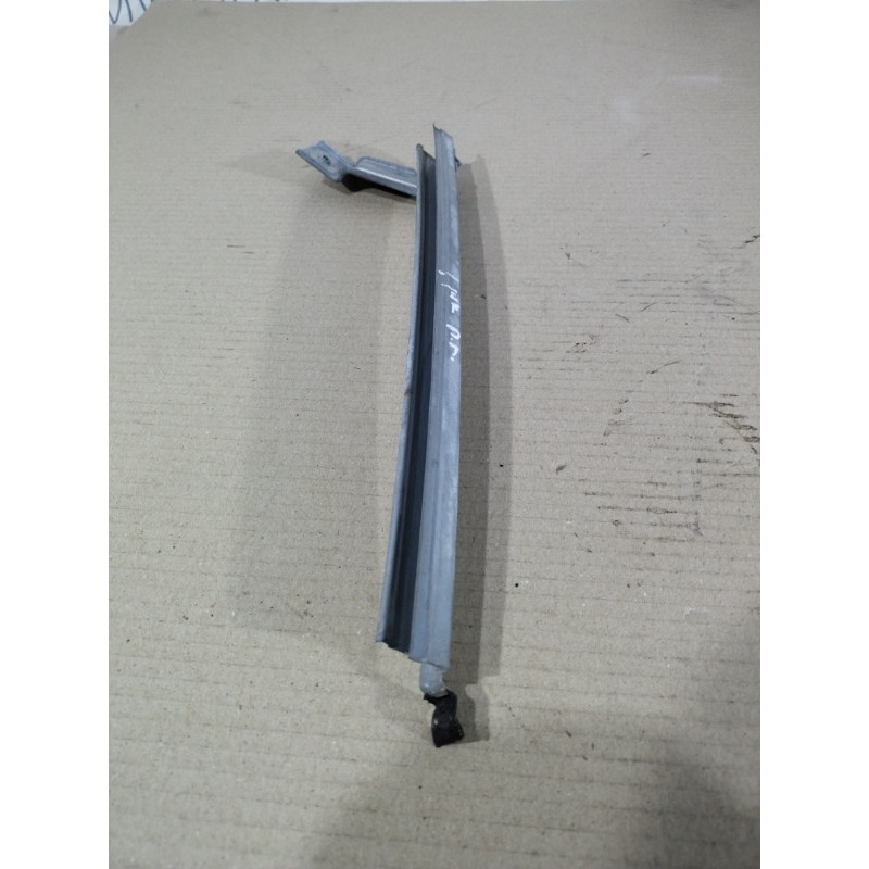 Направляющая стекла двери (кузов и элементы) Nissan Juke F15 2011 1.6 802151KA0A