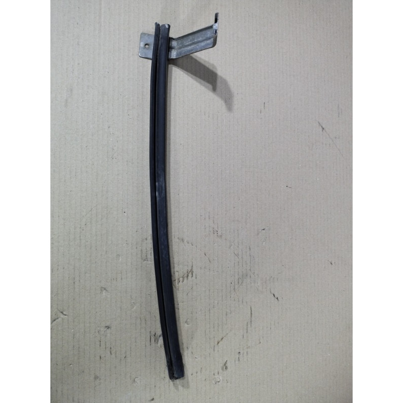 Направляющая стекла двери (кузов и элементы) Nissan Juke F15 2011 1.6 803871KA0A