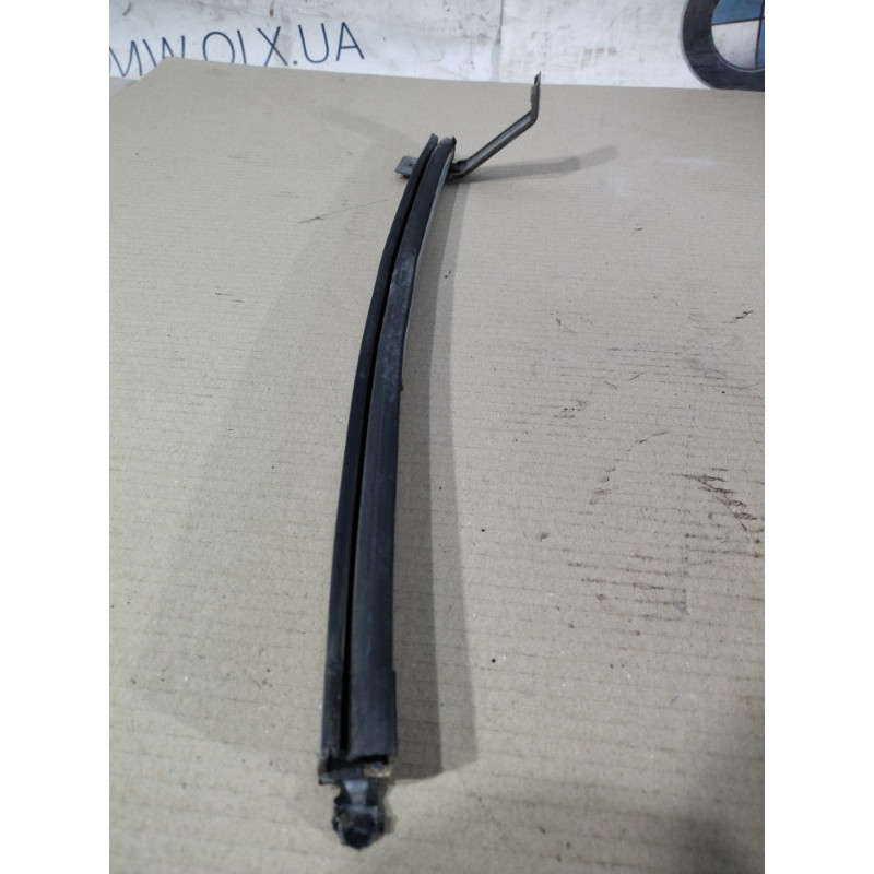 Направляющая стекла двери (кузов и элементы) Nissan Juke F15 2011 1.6 803871KA0A