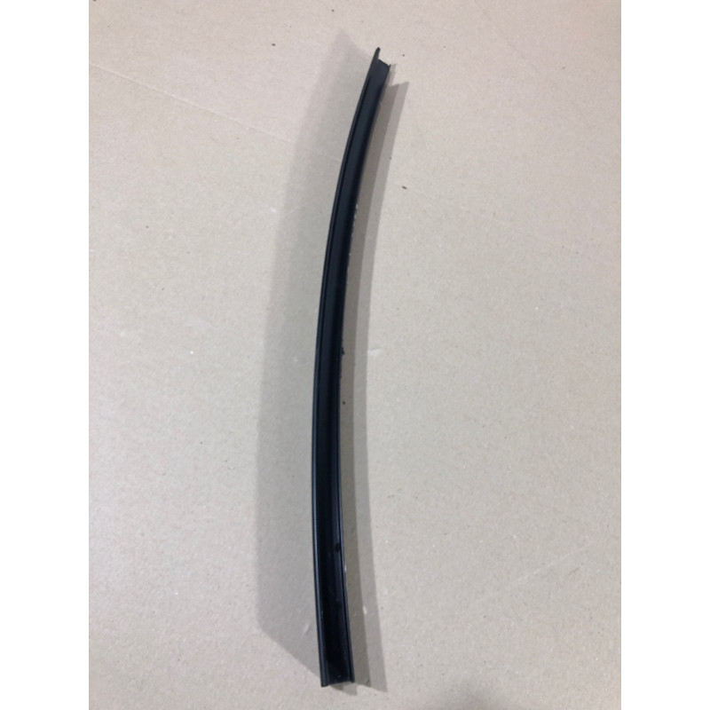 Направляющая стекла двери (кузов и элементы) BMW 3-series F30 2013 N26B20 51357258302