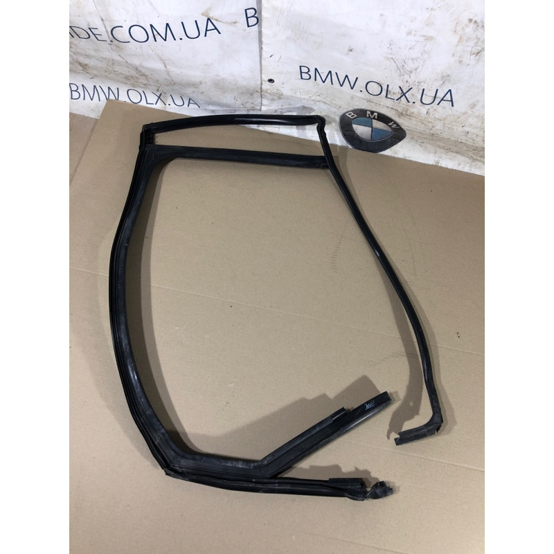 Уплотнитель проема двери (кузов и элементы) Volkswagen Passat B7 2013 2.5 561839431