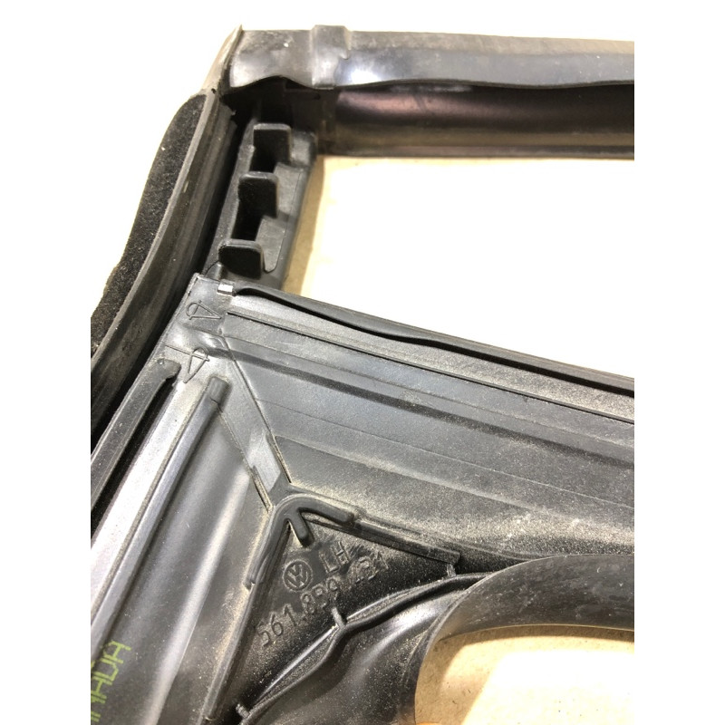 Уплотнитель проема двери (кузов и элементы) Volkswagen Passat B7 2013 2.5 561839431