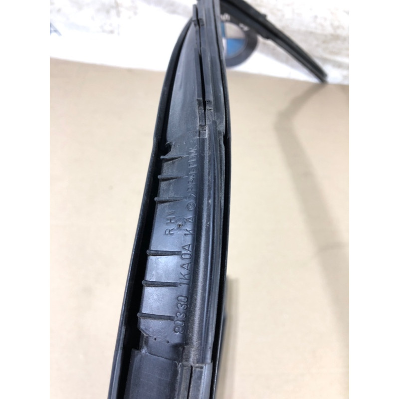 Уплотнитель проема двери (кузов и элементы) Nissan Juke F15 2011 1.6 803301KA1A