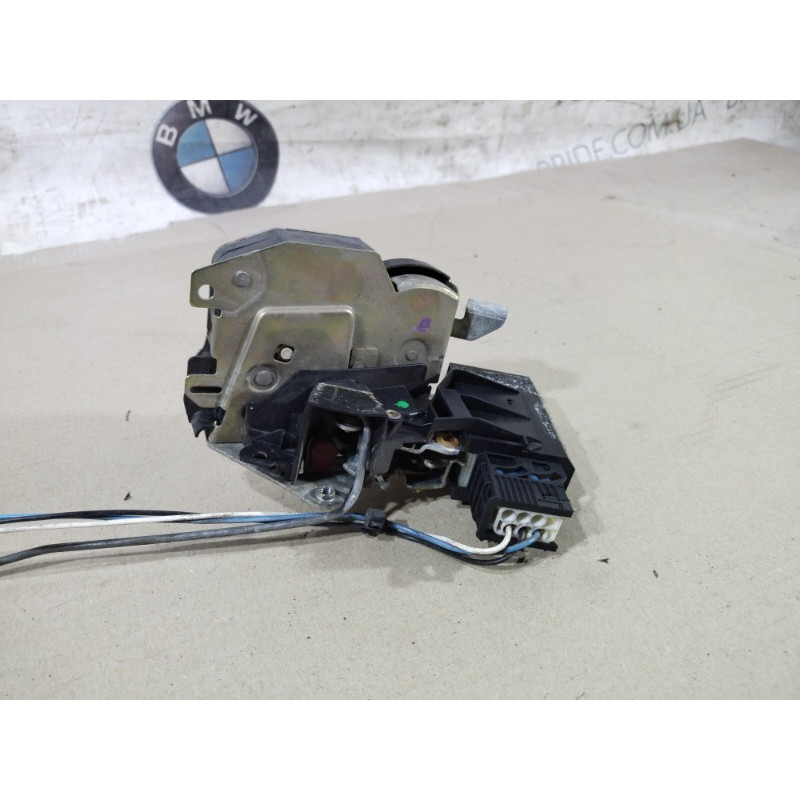 Замок двери (кузов и элементы) BMW 5-series E34 51228138928