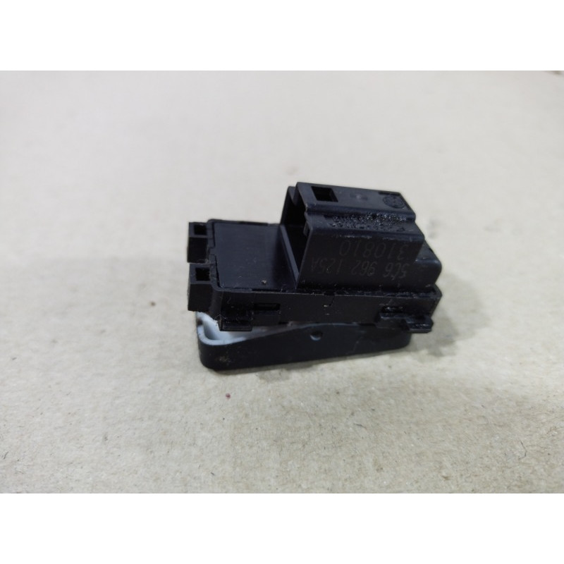 Кнопка блокировки центрального замка (электрика / кнопки) Volkswagen Jetta MK6 2011 2.0 5c6962125a