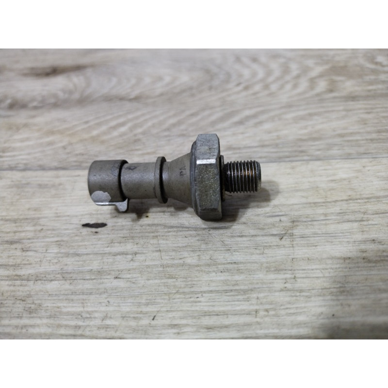 Датчик давления масла (электрика двигателя) CHEVROLET Volt 1 2013 1.4 55581588